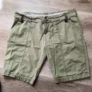 Womens Nike Green Cargo Shorts - XL